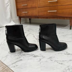Rag and Bone Newbury Black Leather Ankle Booties. Barely Worn. Sz 37.5 MSRP $495